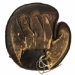 1880-1900 circa Childs Crescent Catcher’s Mitt w / rare string and grommet closing (MEARS LOA)