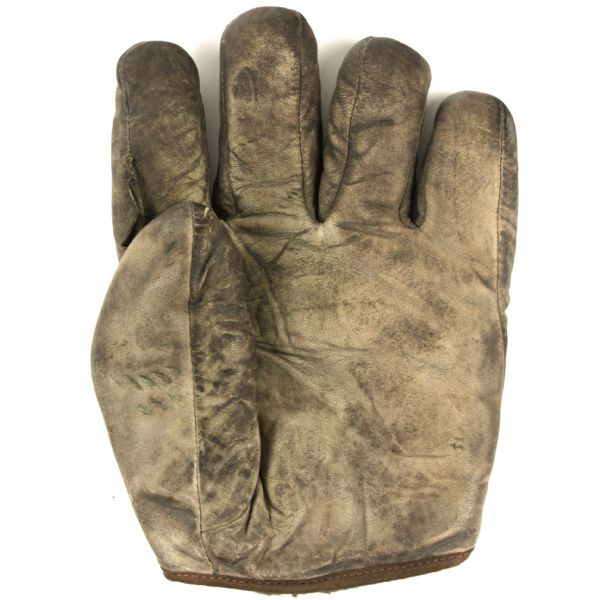 1900-1910 circa High Grade Adult Full 1 ½” Web Percy A. McBride White Buckskin Fielder’s Glove w/asbestos lining (MEARS LOA)