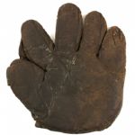 1900-10 circa Adult Full Web Store Model Glove (MEARS LOA)