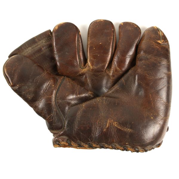 1930s Red Ruffings New York Yankees Full Web Buckle Back Store Model Glove (MEARS LOA)