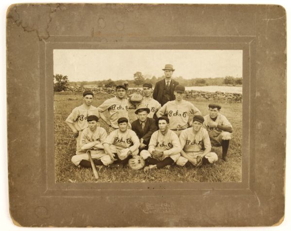 1900 circa Near Mint P&C New York Town Base Ball Team 5” x 7“ Cabinet Type 1 Original Photo on Mount (MEARS LOA)