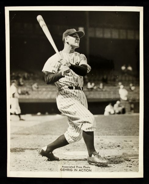 1940 Lou Gehrig New York Yankees Original 8" x 10" Photo