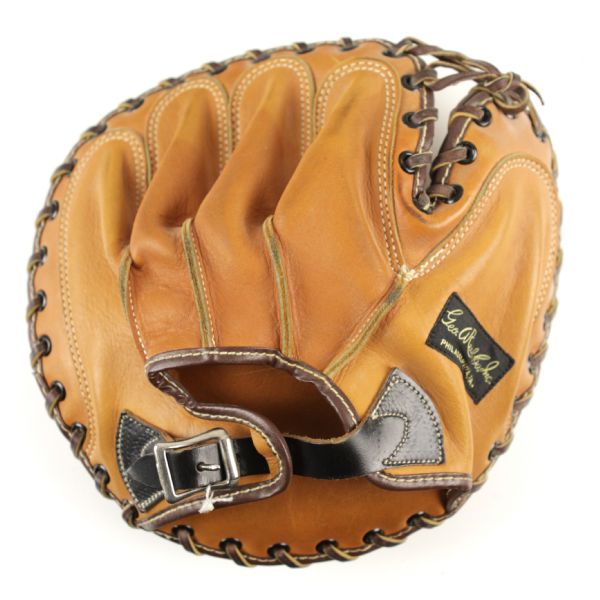 1920-30s Gem Mint Reach Buckle Back Crescent Pad Softball Catcher’s Mitt (MEARS LOA)