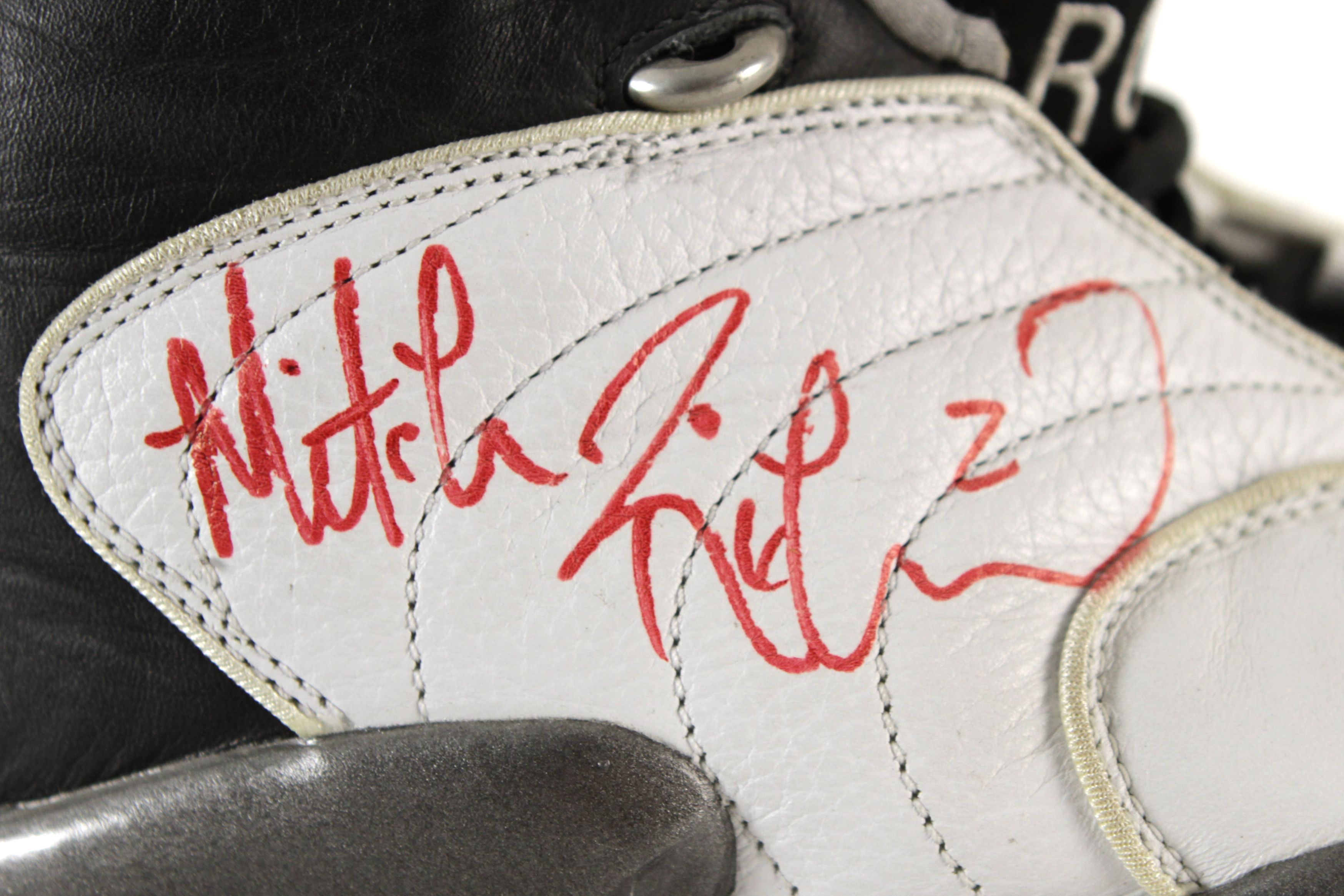 Lot Detail - 1998 Mitch Richmond Sacramento Kings Signed Nike Air Zoom  Uptempo Game Worn Shoes - JSA/MEARS LOA (Ed Borash Collection)