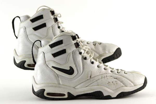 1990s circa Alonzo Mourning Miami Heat Signed Nike Air Game Worn Shoes - JSA/MEARS LOA (Ed Borash Collection)