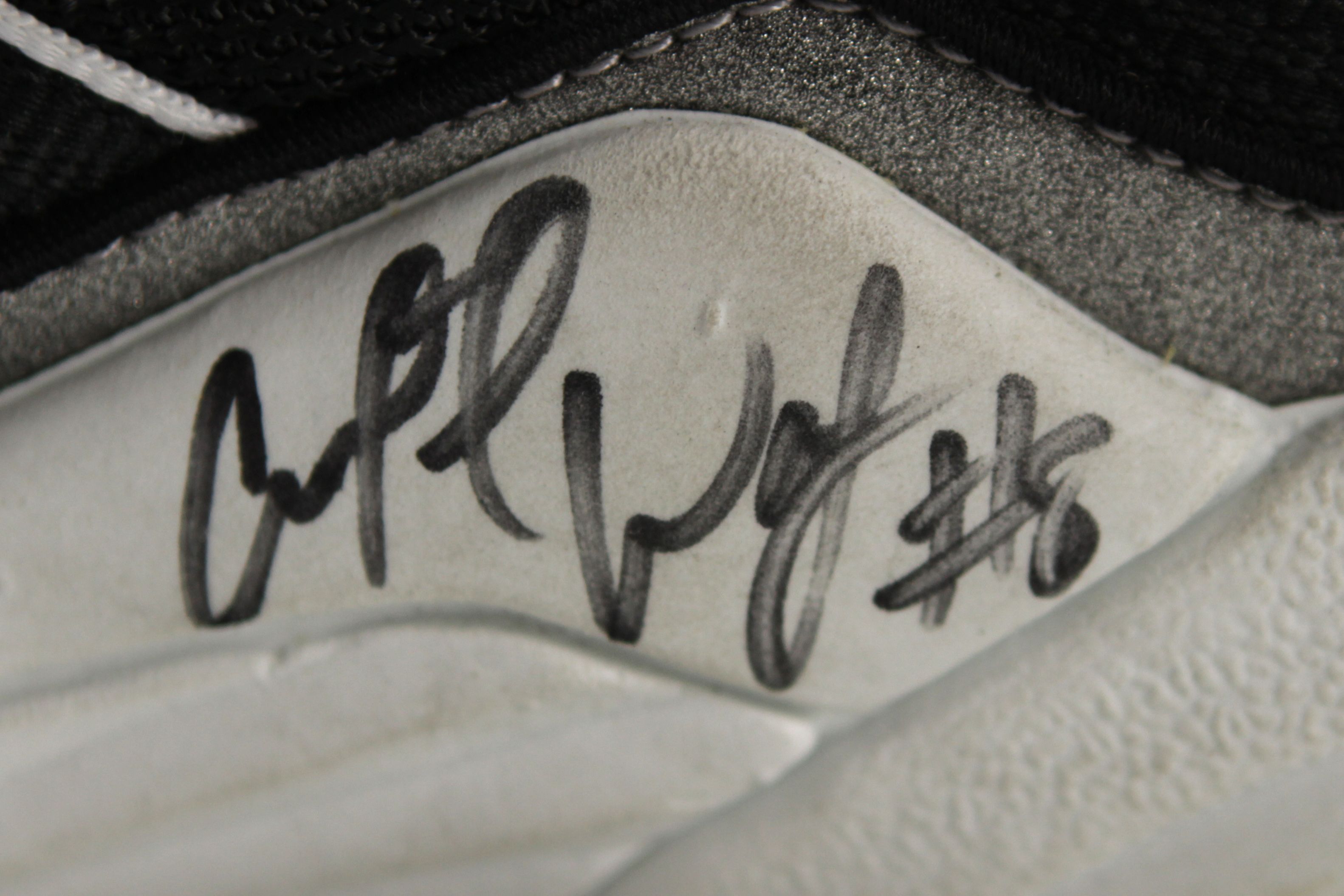 Lot Detail - 1996 Antoine Walker Boston Celtics Signed Game Worn Adidas  Shoes Rookie Year - MEARS LOA/JSA (Ed Borash Collection)