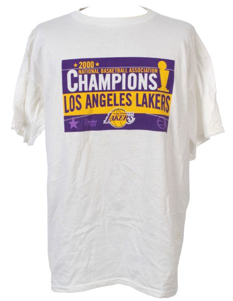 2000 Los Angeles Lakers NBA Champions Signed T Shirt w/ 13 Autographs Including Kobe, Phil Jackson & More (JSA/Ed Borash Collection) 