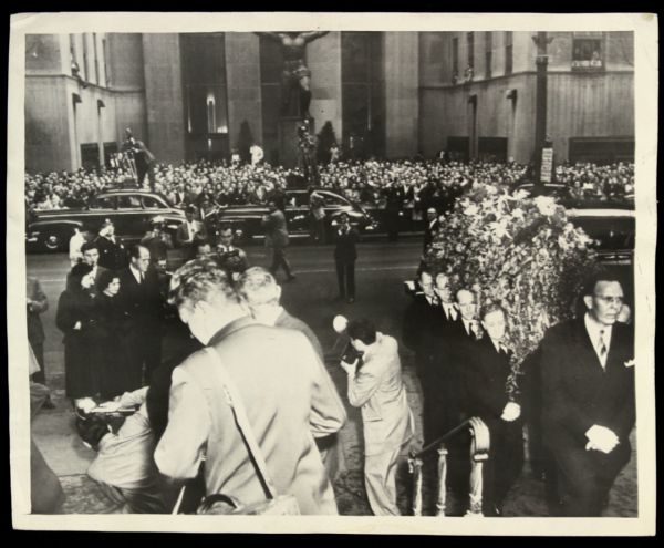 1948 Babe Ruths Casket Arrives at St. Patricks Cathedral Original 8" x 10" Photo