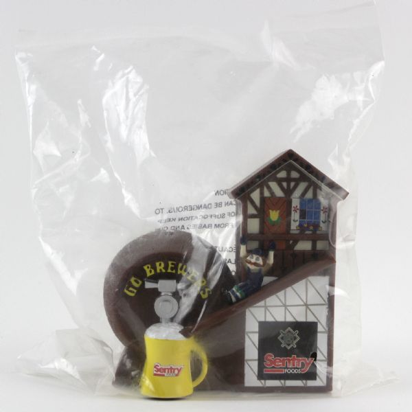 1999 Milwaukee Brewers Bernies Chalet Piggy Bank in Original Bag