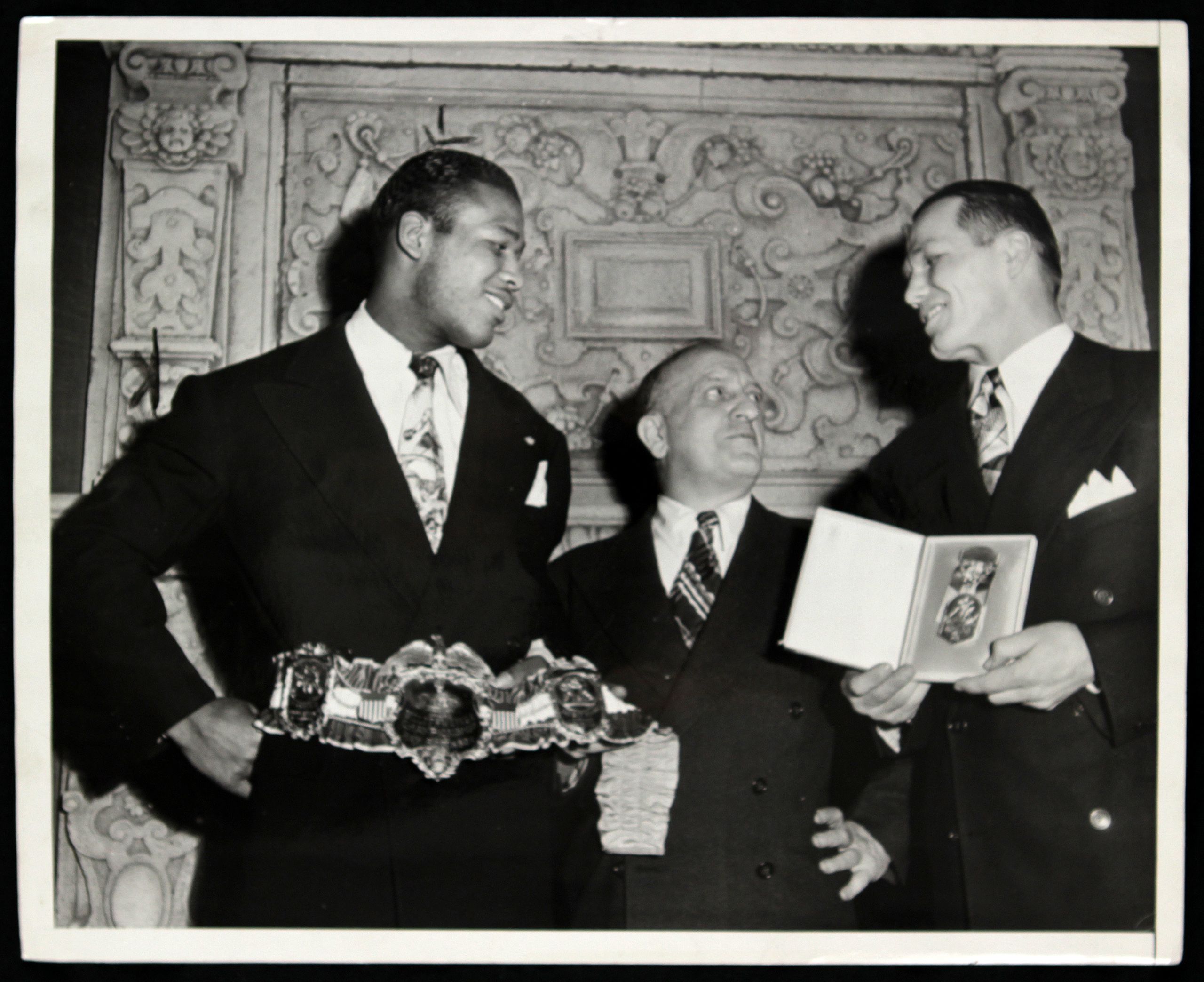 Lot Detail - 1940's-80's Sugar Ray Robinson Middleweight Lot Detail - 1940's-80's Sugar Ray Robinson Middleweight