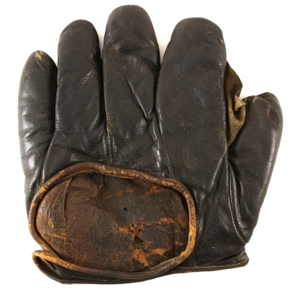 1900s circa Full Web Fielders Glove