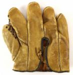 1930s Gabby Hartnett Chicago Cubs Player Endorsed Banner Store Model Glove 