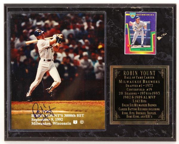 1993 Robin Yount Milwaukee Brewers Commemorative Display w/ 8" x 10" Signed Photo (JSA)