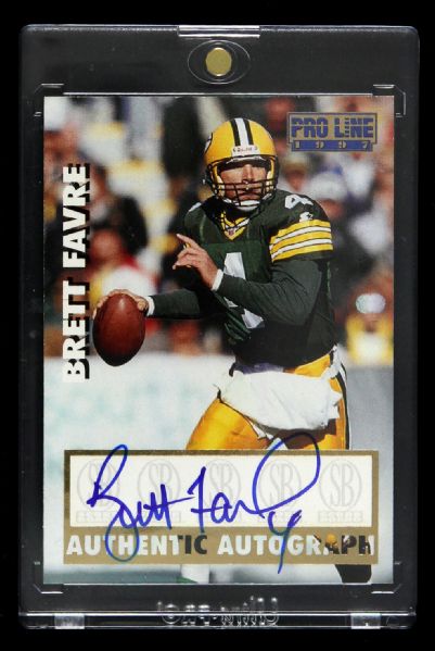 1997 Brett Favre Green Bay Packers Pro Line Signed Football Card