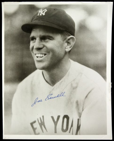 1920-90 Joe Sewell Signed Black and White Photo New York Yankees Cleveland Indians HOF 8" x 10" (JSA)