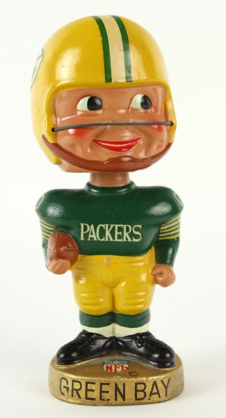 1968-97 Green Bay Packers Memorabilia Collection - Lot of 2 w/ Vintage Nodder & Brett Favre Super Bowl XXXI Plate