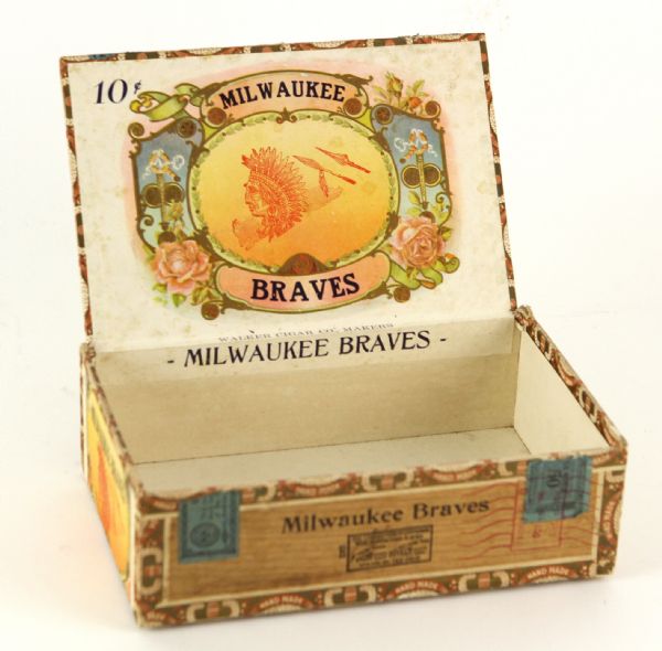 1953-59 Rare Milwaukee Braves Cigar Box 3 1/2" x 5 1/2" x 8 1/2"