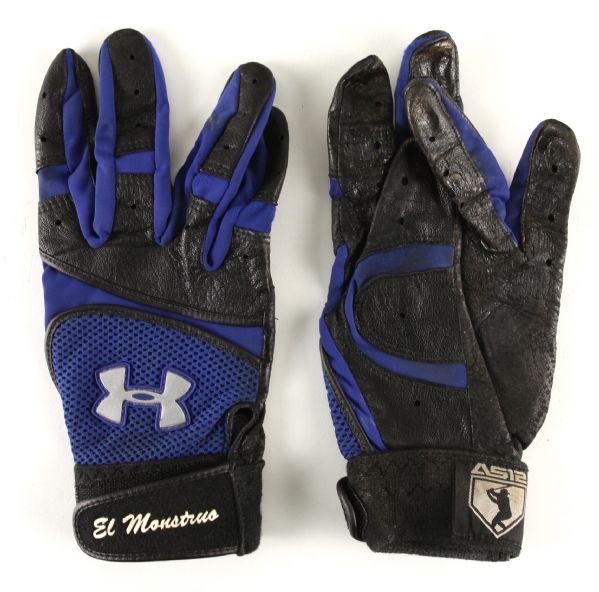 2009 Alfonso Soriano Chicago Cubs Game Worn Under Armour Batting Gloves