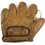 1928-30 Carl Hubbell New York Giants Rawhide Tunnel Web Signature Store Model Glove (MEARS LOA)