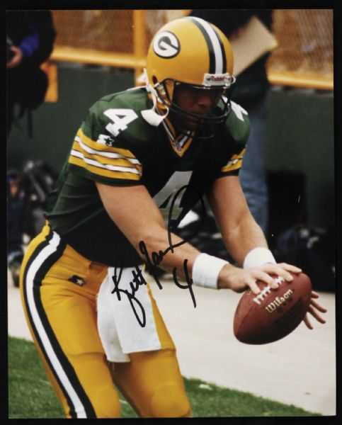 1990s Brett Favre Green Bay Packers Signed 8" x 10" Photo *JSA*