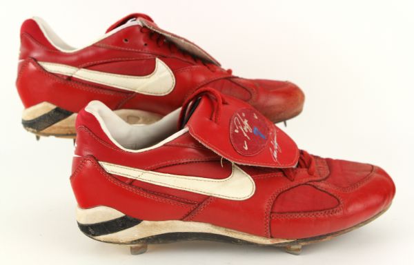 1995-97 Ivan Rodriguez Texas Rangers Signed Game Worn Nike Cleats (MEARS LOA/JSA)