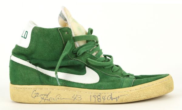 1984 Gerald Henderson Boston Celtics Signed Game Worn Shoe (MEARS LOA)