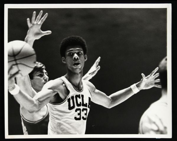1966-69 Lew Alcindor Sporting News Original 8" x 10" B/W Photo