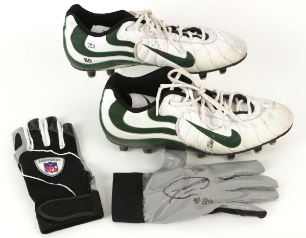 2002 Donald Driver Green Bay Packers Signed Game Worn Cleats & Gloves (MEARS LOA/JSA)