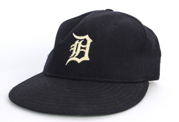1988 Dave Bergman Detroit Tigers Signed Game Worn Cap (MEARS LOA/JSA)