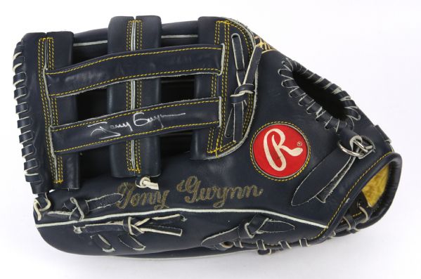 1997 circa Tony Gwynn San Diego Padres Signed Professional Model Game Issued Rawlings Fielders Mitt (MEARS LOA/JSA)