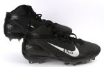 2011-12 Navarro Bowman San Francisco 49ers Signed Game Worn Nike Cleats (MEARS LOA/JSA)