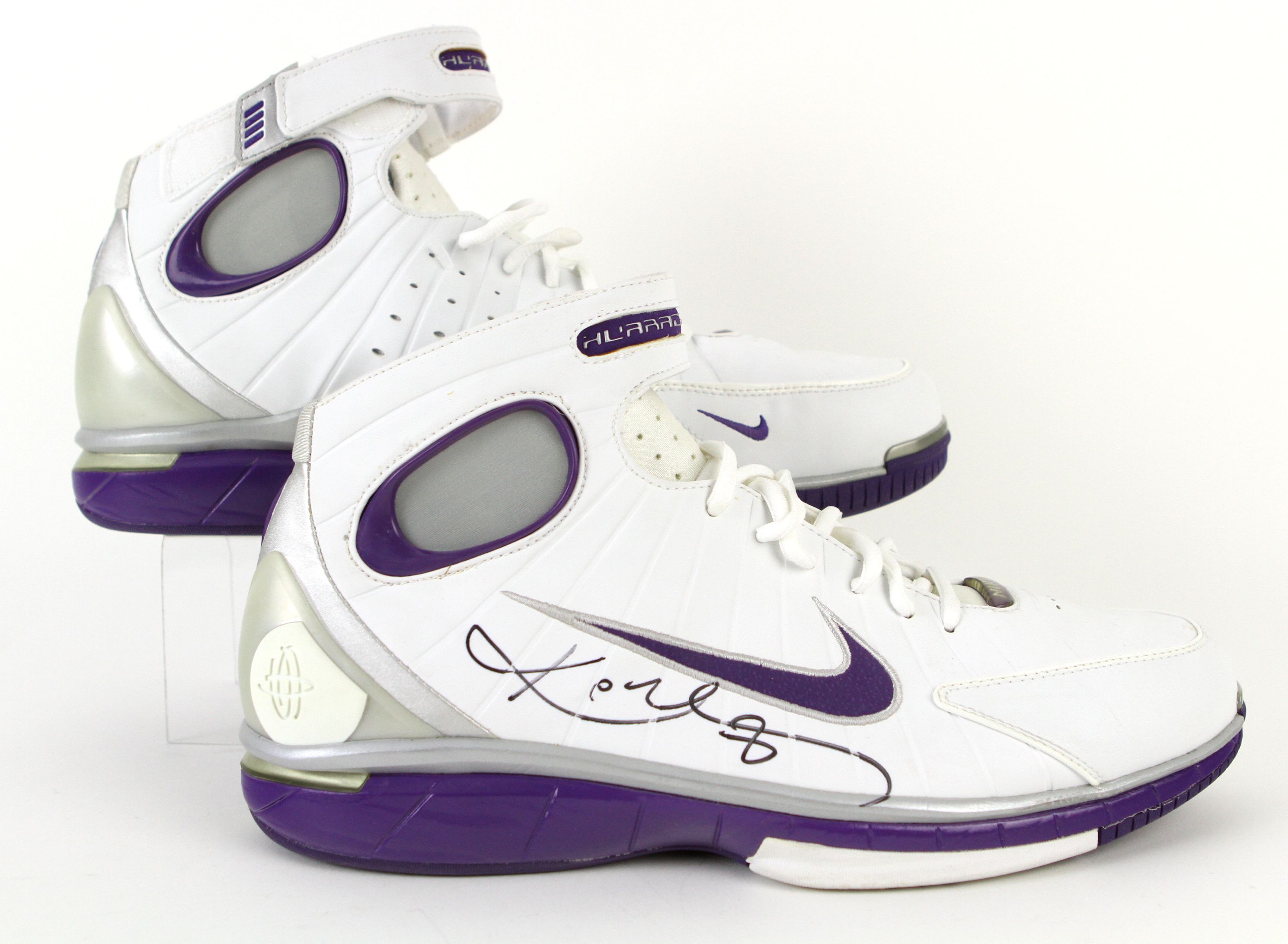 Lot Detail 2004 05 Kobe Bryant Los Angeles Lakers Signed Game Worn Nike Sneakers MEARS LOA Full JSA Letter