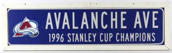 1995-96 Colorado Avalanche Memorabilia Collection - Lot of 3 w/ 14" x 50" Stanley Cup Champions Framed Street Signed & Team Signed Litho/Pennant (JSA)