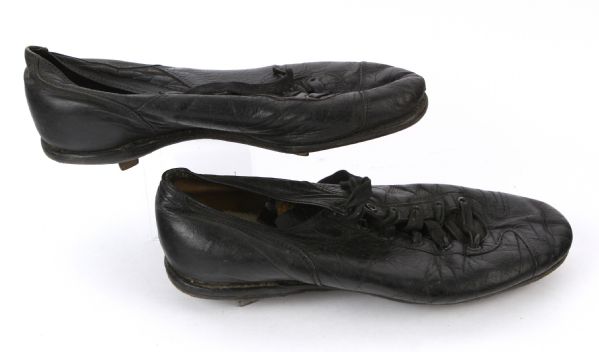 1953-60 Red Kress Cleveland Indians Game Worn Rawlings FleetFoot Cleats (MEARS LOA)