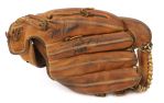 1967 circa Willie Mays San Francisco Giants MacGregor Autographed Game Worn Glove (Mays LOA / MEARS / JSA)