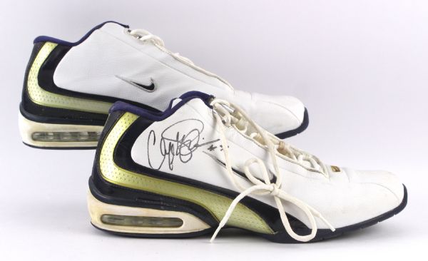 2003-04 Cliff Robinson Golden State Warriors Signed Game Worn Nike Sneakers (MEARS LOA/JSA)