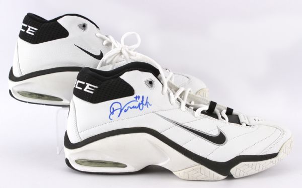 2000 Dirk Nowitzki Dallas Mavericks Signed Game Worn Nike Sneakers (MEARS LOA/JSA)