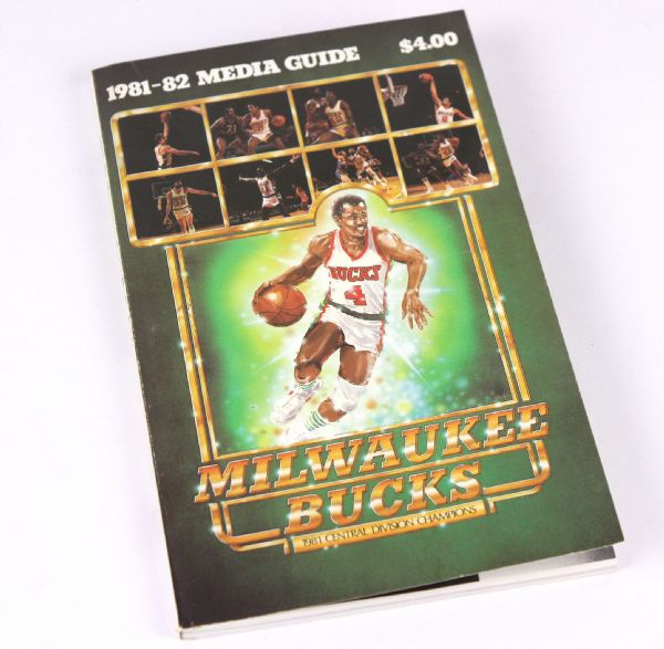 1981-82 Oscar Robertson Milwaukee Bucks Signed Media Guide (JSA)