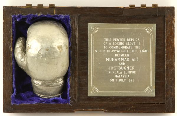 1975 Muhammad Ali Joe Bugner World Heavyweight Title Fight Commemorative Pewter Boxing Glove