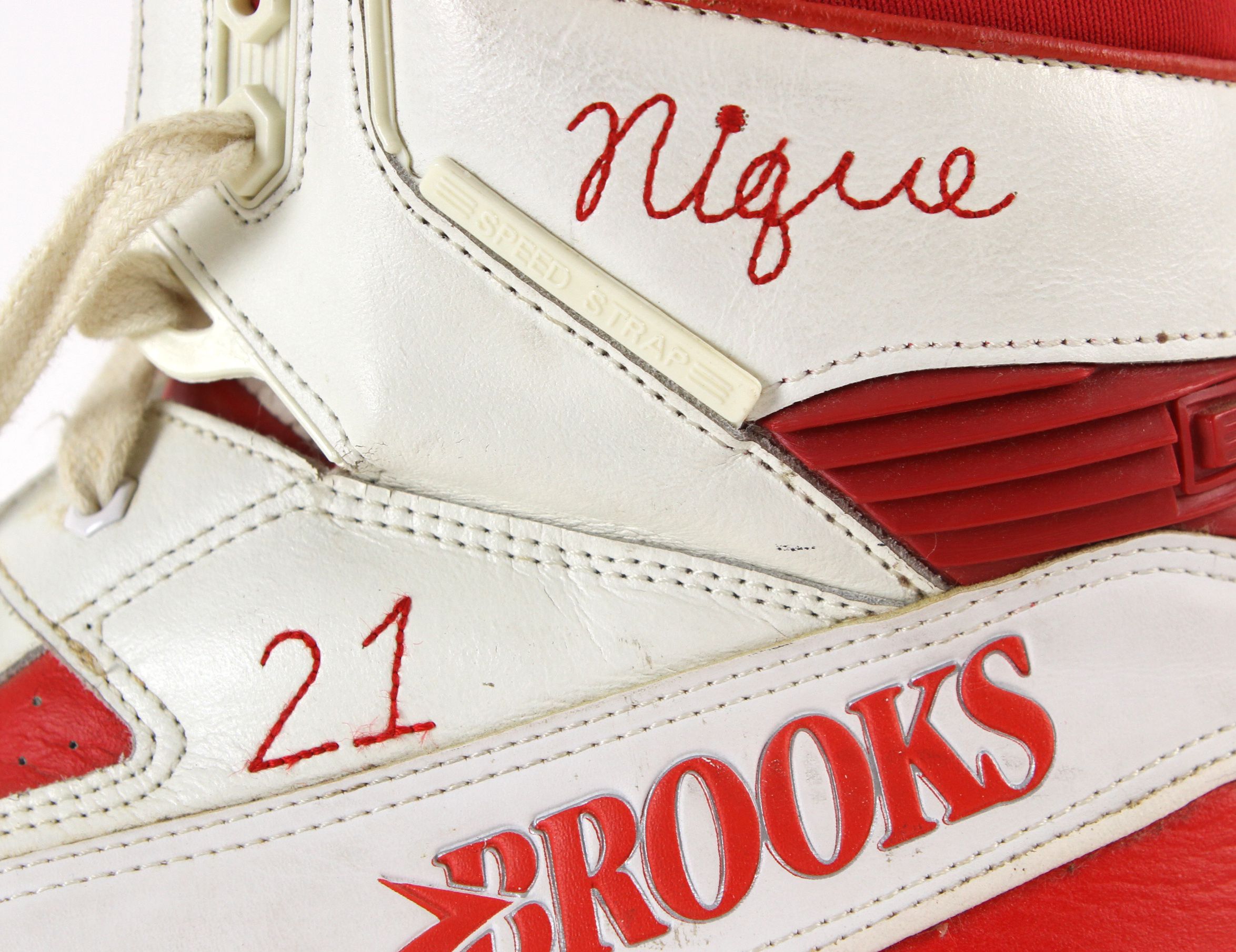 dominique wilkins brooks basketball shoes