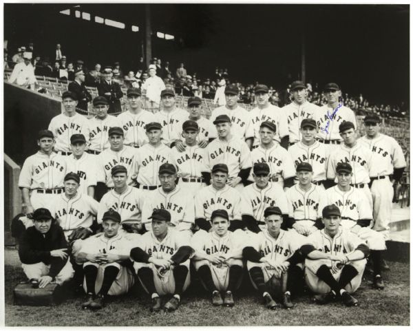 1933 Jo Jo Moore New York Giants Signed 16" x 20" World Series Champions Team Photo (JSA)