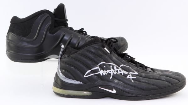 2000s Eddy Curry Chris Mihm Signed Game Worn Sneakers - Lot of 2 (MEARS LOA/JSA)