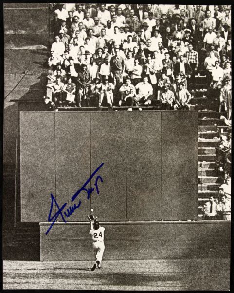 1980s Willie Mays New York Giants Signed "The Catch" 8" x 10" Photo (JSA)