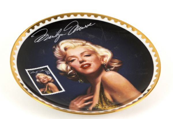 1995 Marilyn Monroe "Sultry Yet Regal" Bradford Exchange Commemorative Plate