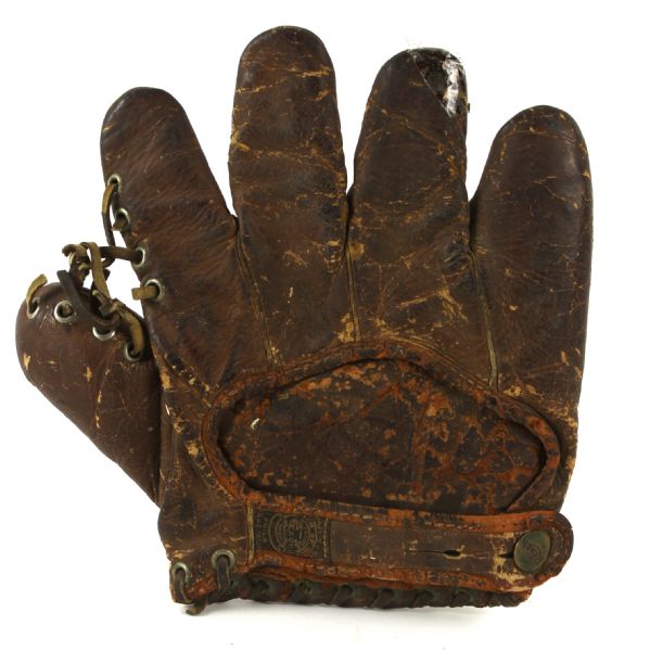 1920s Babe Ruth New York Yankees Player Endorsed AJ Reach Fielders Mitt