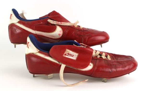 1980s Carlton Fisk Chicago White Sox Signed Game Worn Nike Cleats (MEARS LOA/JSA)