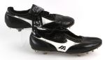 1985-89 Rickey Henderson New York Yankees Signed Game Worn Mizuno Cleats (MEARS LOA/JSA)