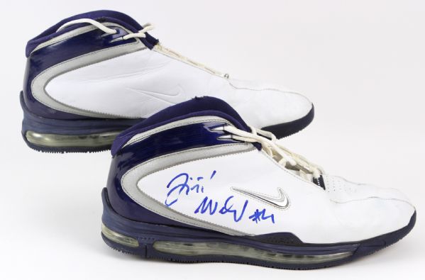 2002-03 Jiri Welsch Golden State Warriors Signed Game Worn Nike Sneakers (MEARS LOA/JSA)