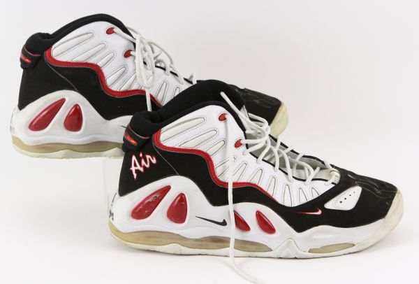 1995-99 Rodney Rogers Los Angeles Clippers Signed Game Worn Nike Sneakers (MEARS LOA/JSA)