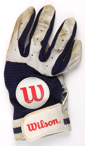 1980s Carlton Fisk Chicago White Sox Signed Game Worn Batting Glove (MEARS LOA/JSA)